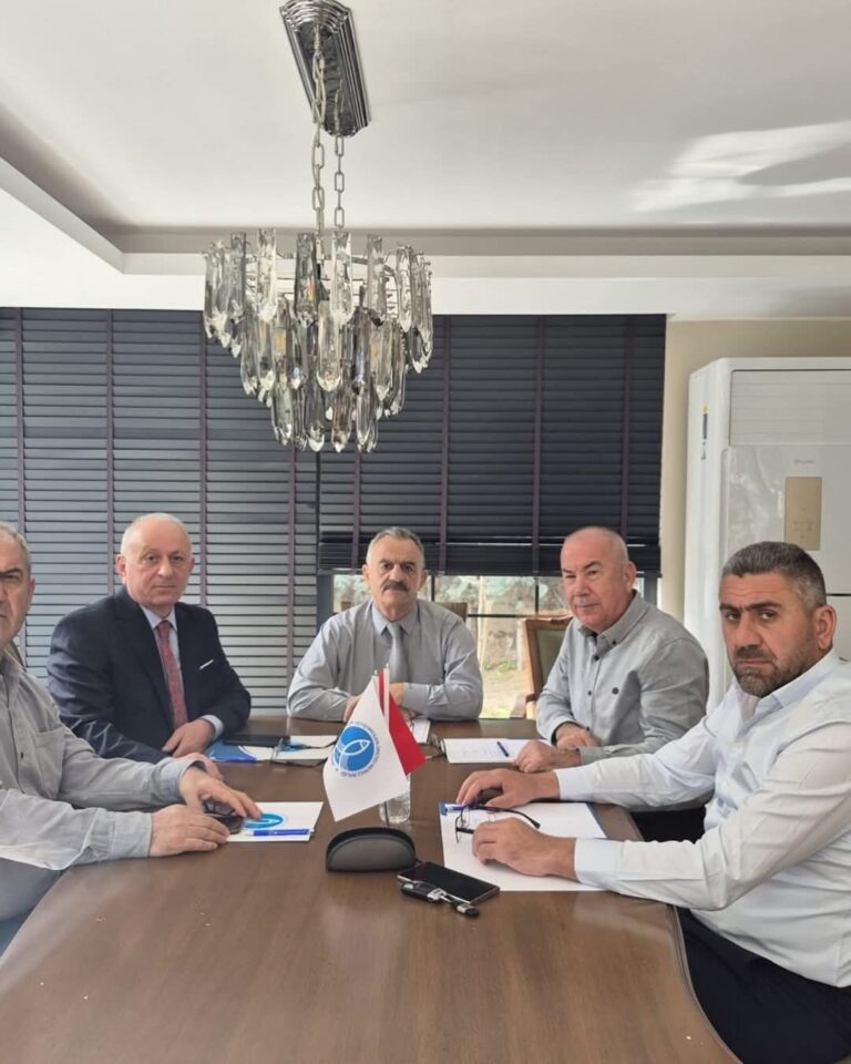 Merkez Birliğimizin Yönetim Kurulu Toplantısında”1. Türk Somonu Hasat Şenliği “ nin 9 Mayıs 2026 Cumartesi Günü Samsun Yakakent’te Yapılmasına Karar Verildi.